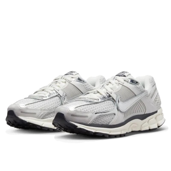 Nike Zoom Vomero 5 Photon Dust Metallic Silver (W)